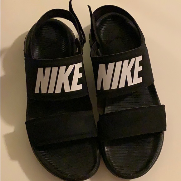 nike tanjun slides